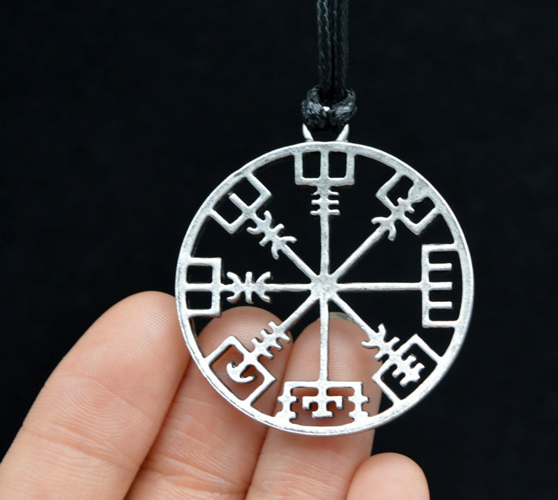 “Northpath” – Viking Compass Pendant