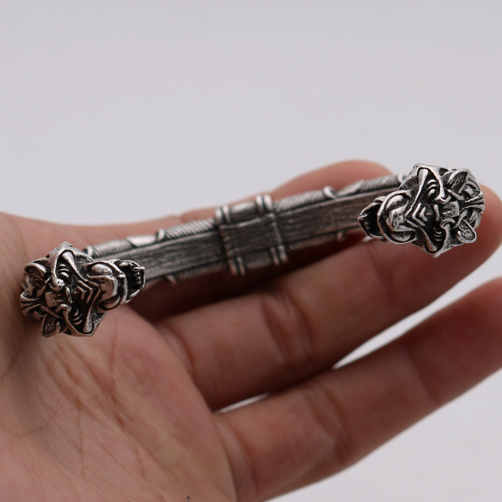 "Shadowfang" β Viking Wolf Head Bracelet