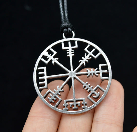 “Northpath” – Viking Compass Pendant
