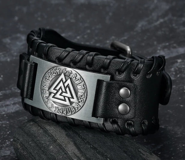 "Totemforce" – Triangle Leather Energy Bracelet